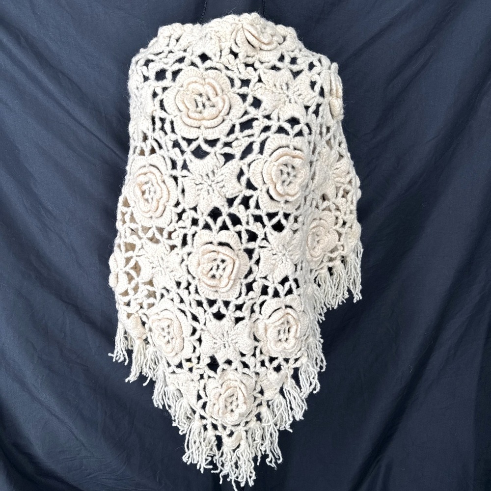 Vtg Hand Knit Crochet Shawl Wrap Fringe Bridal Cottage Boho Romantic Prairie 70s